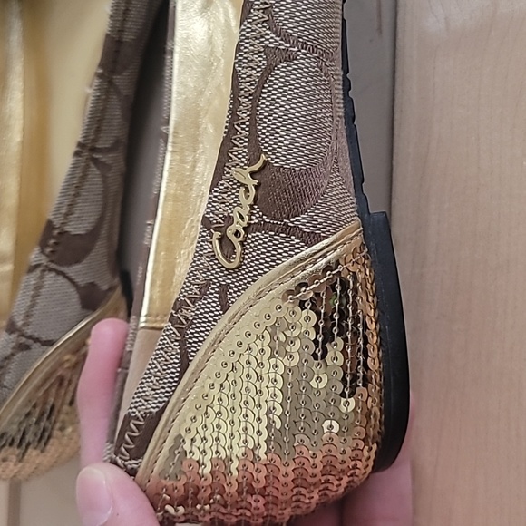 🌻 COACH SHINE SIGNATURE LOGO FLATS. - Picture 9 of 13